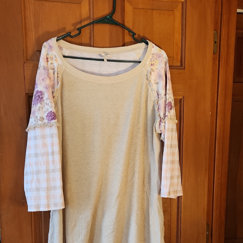 Floral and Plaid Sleeve Top